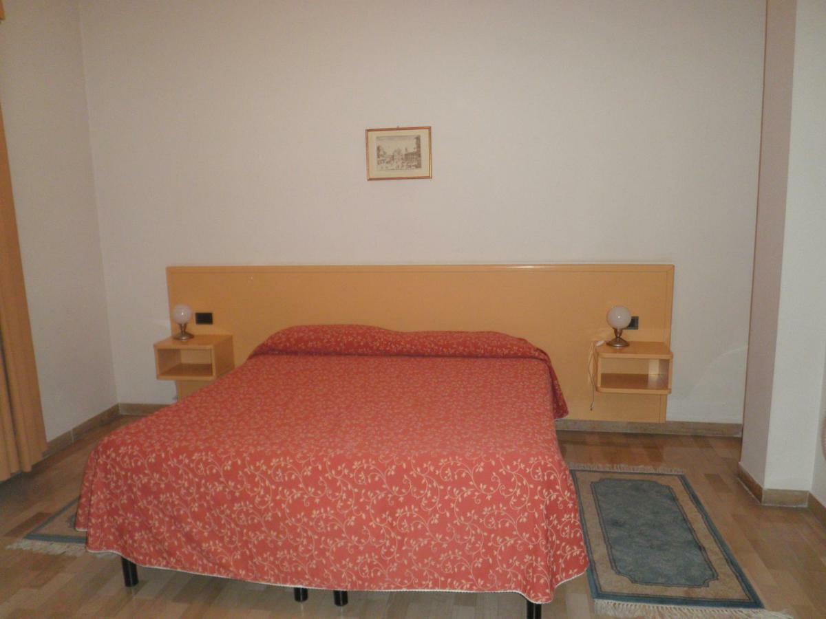 Residence Executive Ancône Extérieur photo